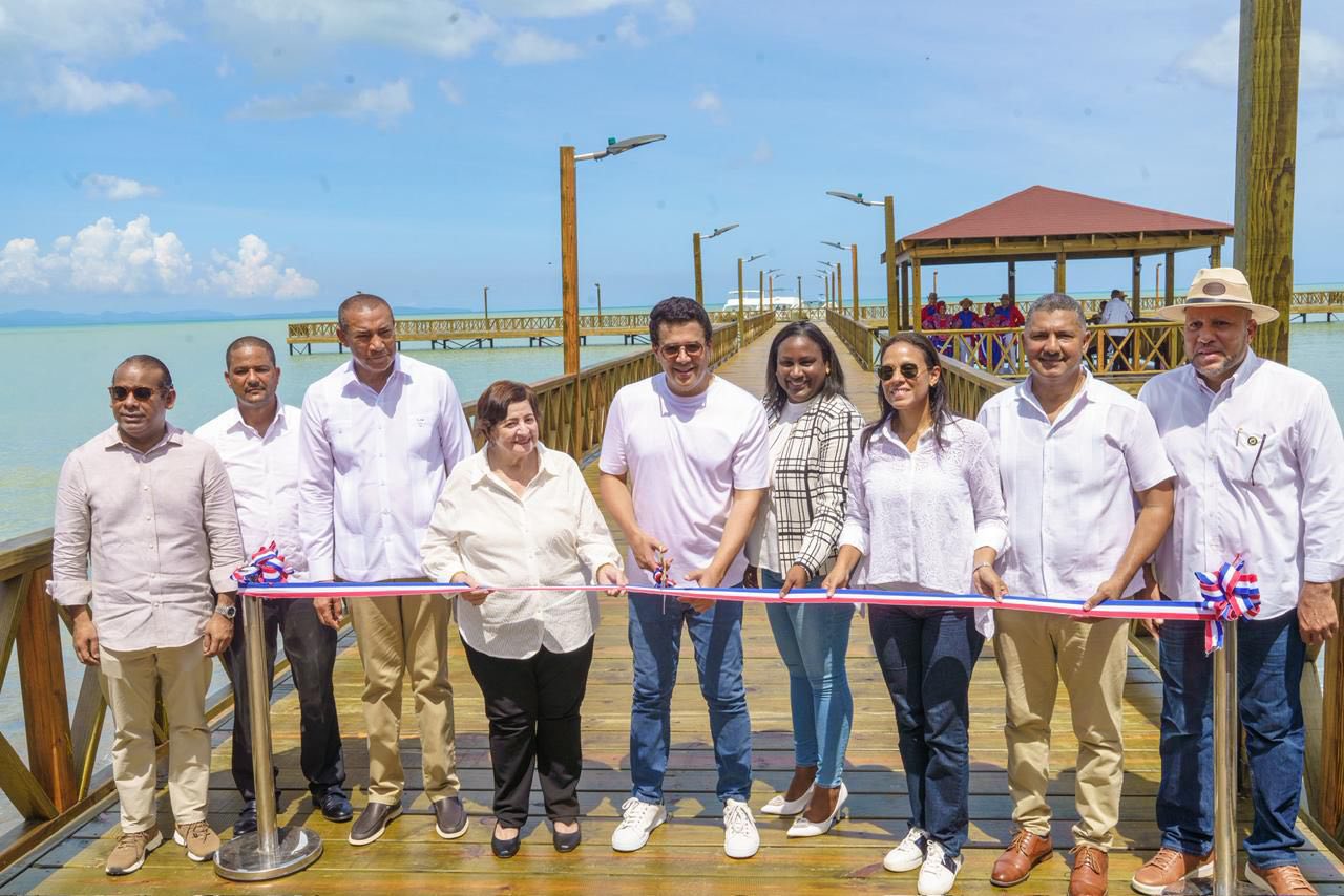 David Collado deja inaugurado el muelle turístico de Miches 1