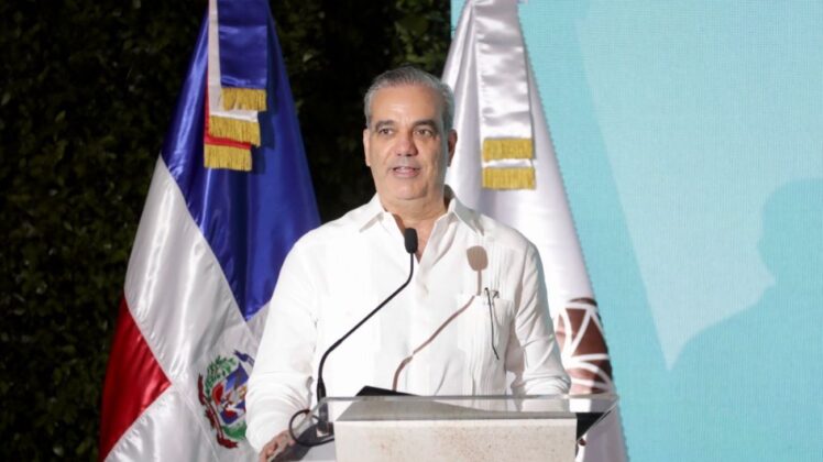 El Presidente Luis Abinader durante la apertura del nuevo hotel del Grupo Puntacana en Miches.