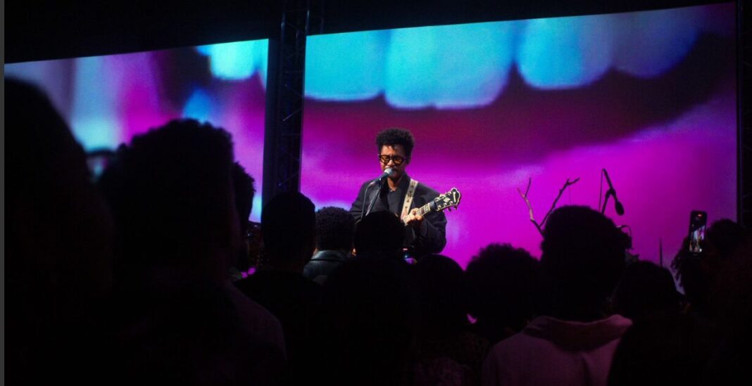 Momento del primer concierto inmersivo ofrecido por la Banda Pororó en el Hotel Westen Santo Domingo