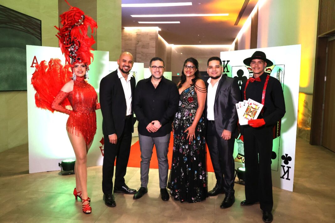 Jean Carlos Mejía, Ramón Romero, Luz Michel y Néstor García en el encuentro que realizó en Santo Domingo Hard Rock Hotel & Casino Punta Cana.