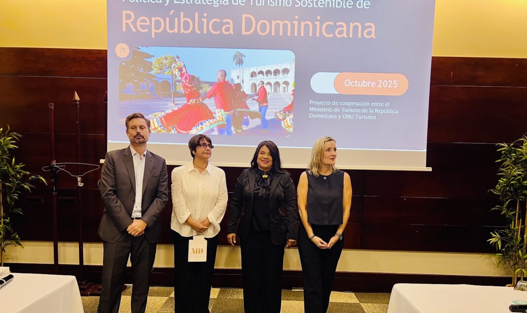 Expertos en turismo sostenible participaron en el diálogo auspiciado por Adompretur.