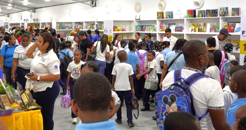 El Pabellón de Editoriales Infantiles presenta ofertas de libros desde 100 pesos y literatura clásica adaptada para los jóvenes