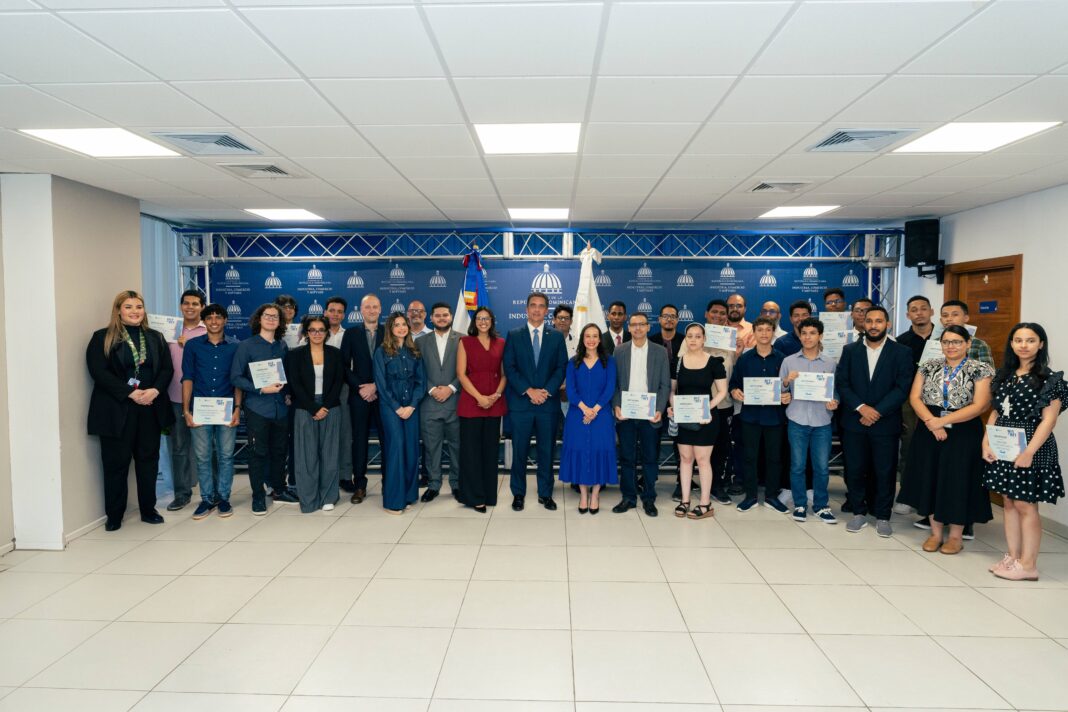 Más de 120 jóvenes talentos dominicanos recibieron por parte del Banco Popular capacitación especializada en una de las industrias creativas de mayor crecimiento en el mundo.