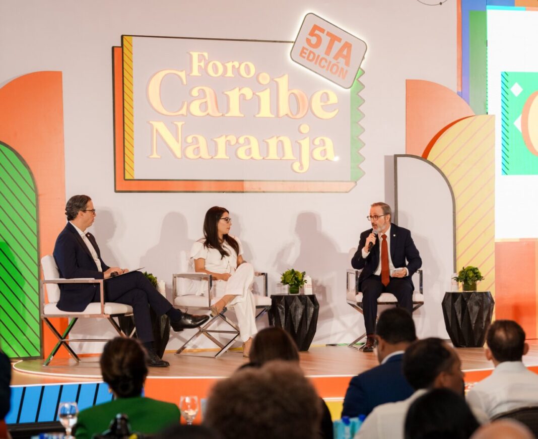 El Banco Popular Dominicano estuvo presente en el Foro Caribe Naranja donde informó sobre la canalización de financiamiento a empresas culturales y creativas en la República Dominicana.