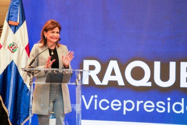 La Vicepresidenta de la Rep&uacute;blica, Raquel Pe&ntilde;a, durante la feria Dajab&oacute;n V&iacute;velo.