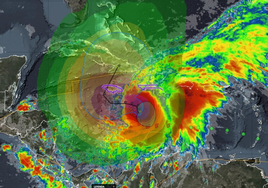 Imagen satelital de la tormenta Melissa de Servir.net del viernes en la tarde