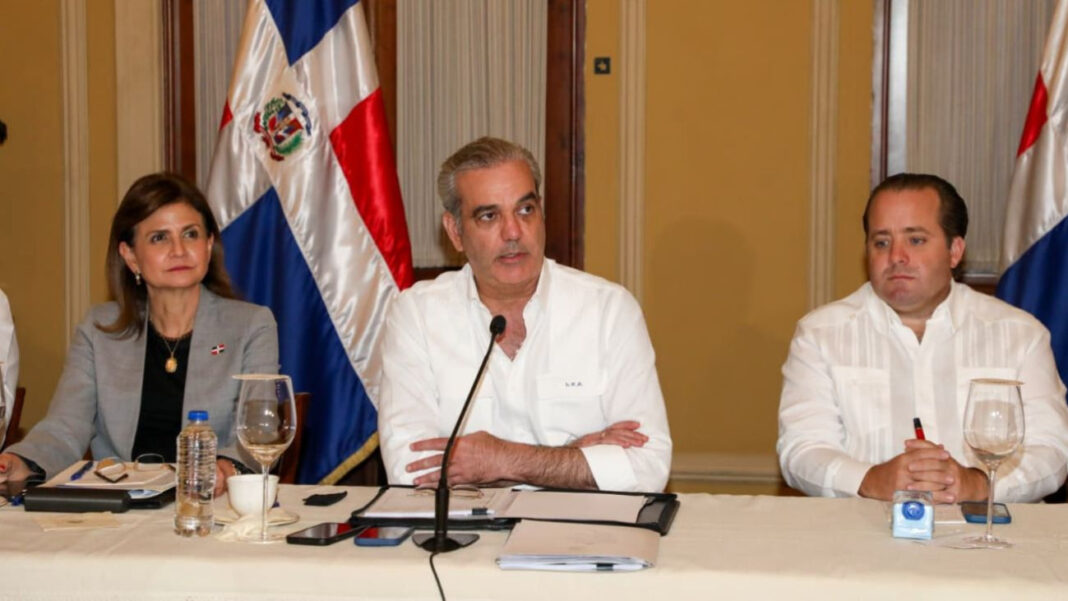 La suspensión de labores en sectores público y privado será a partir de la 1: 00 de la tarde