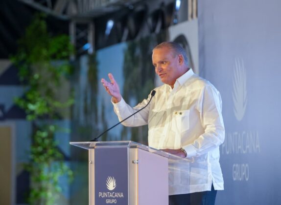 Luis Esp&iacute;nola, vicepresidente Ejecutivo Senior de Negocios Nacionales e Internacionales del Banco Popular