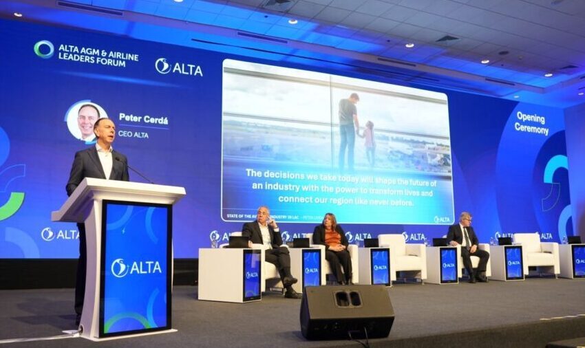 Peter Cerdá, CEO de ALTA, América Latina y el Caribe, en su conferencia en el 21° ALTA AGM & Airline Leaders Forum 2025 que se desarrolla en Lima, Perú.