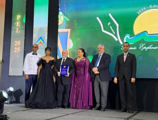 Tony P&eacute;rez, Millizen Uribe, Roberto Henr&iacute;quez, Sarah Hern&aacute;ndez y Rainier Maldonado.
