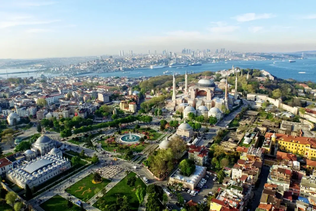 Tanto el Simposio Financiero Mundial (WFS) como el Simposio Mundial de Pasajeros (WPS) reunirán en la importante ciudad de Estambul en Turquía a líderes de los sectores minorista, financiero, de pagos e identidad digital.