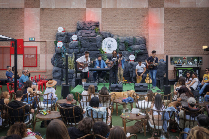 El concierto estará siendo supervisado por la señora María José Ferrua, trainer especialista de Dogma RD y estarán presentes los caninos y sus familias durante toda la presentación.