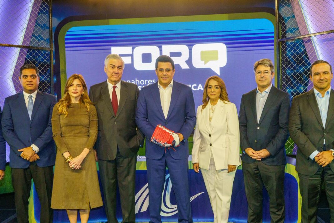 “El crecimiento registrado en estos años “ha sido excelente y se están viendo los frutos que cosechan”, dijo el presidente de Asonahores al momento de entregar el reconocimiento a David Collado.