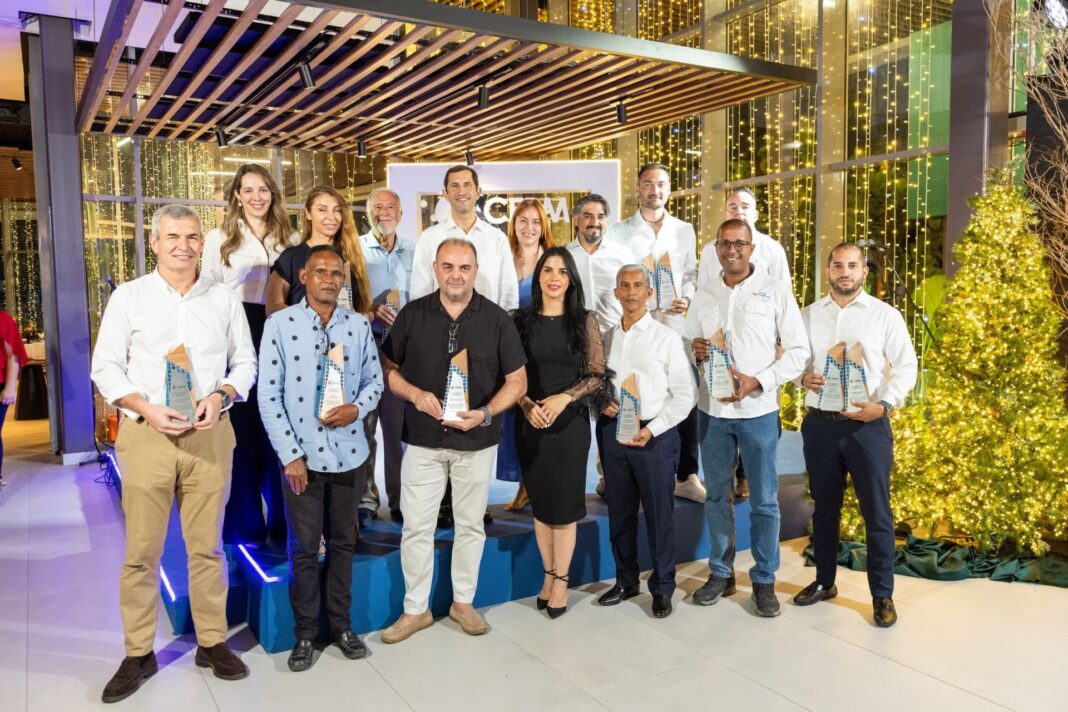 La actividad del Consorcio Energético Punta Cana - Macao (CEPM) destacó el rol de los hoteles como socios estratégicos en la transición hacia un modelo energético más sostenible, impulsando el uso de energía renovable.
