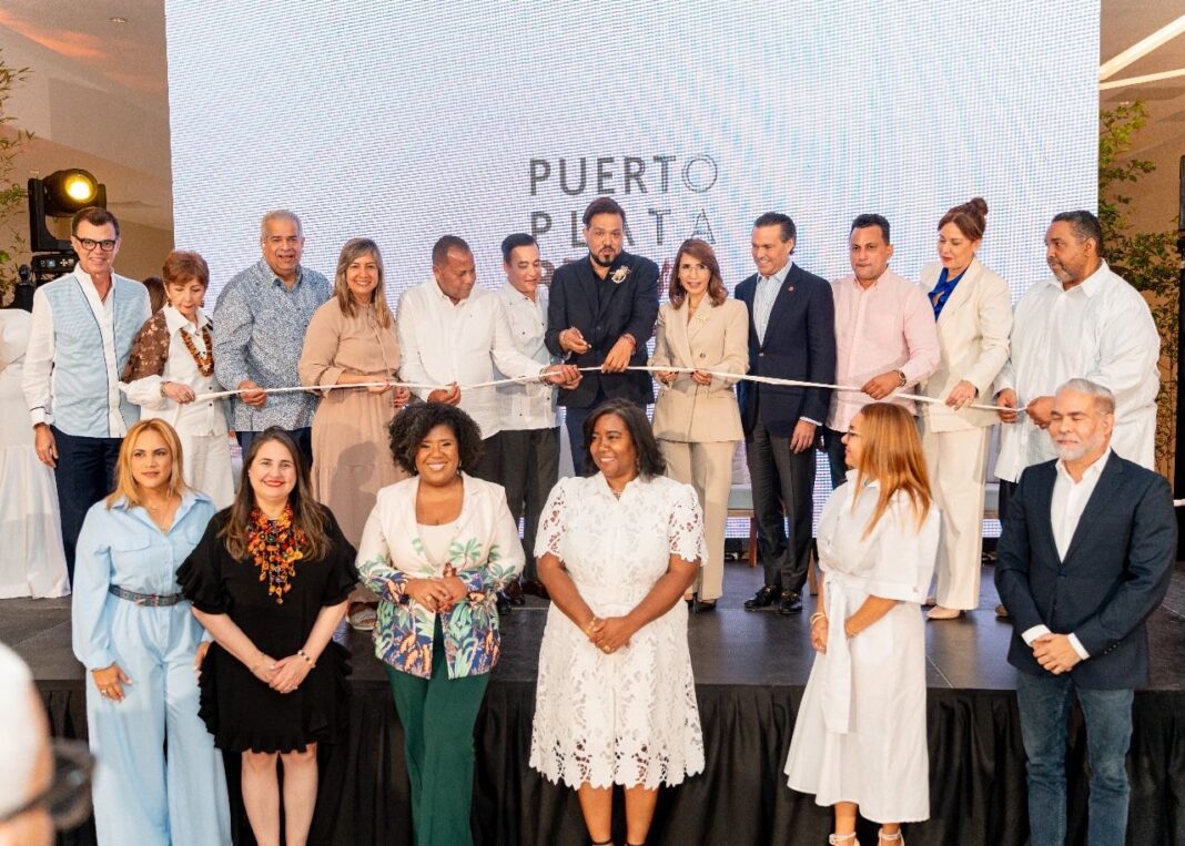 Corte de cinta que oficializo a Puerto Plata como ciudad nupcial en Bridal 2025
