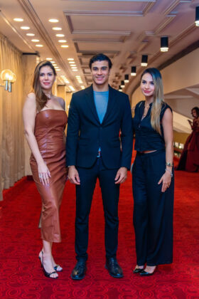 Cynthia Trust, Dami&aacute;n N&uacute;&ntilde;ez y Daniela Casillas