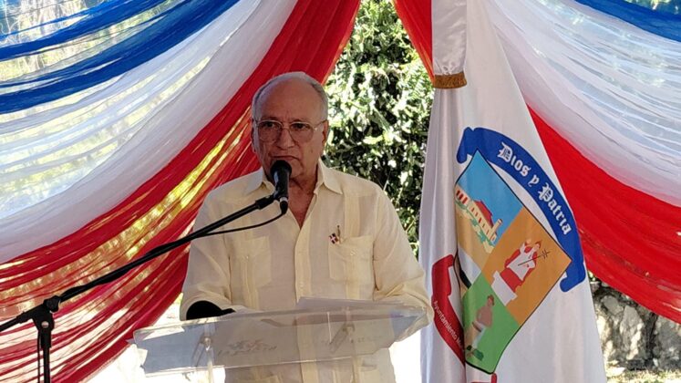 Luis Salvador Estrella de la Fundaci&oacute;n H&eacute;roes del 30 de Mayo, ofreci&oacute; emotivas palabras.
