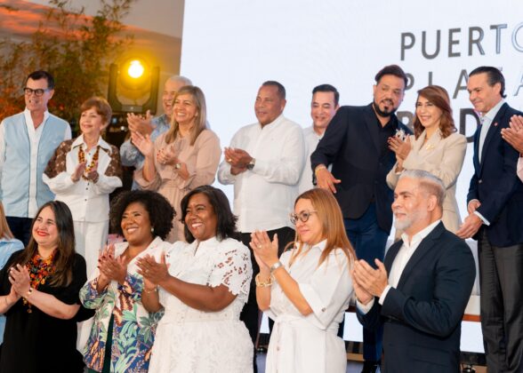 Grupo de personalidades y entidades que fueron reconocidos durante el conclave, por apoyo al desarrollo de este segmento en Bridal 2025