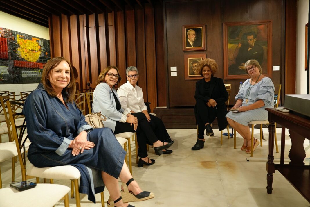 Proyecto reúne en el Museo Mella Russo a Mildred Canahuate, Mayra Johnson y Altagracia Mella Russo