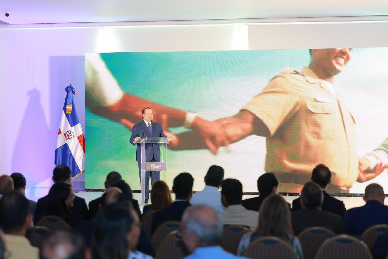 José Ignacio Paliza expone en el Foro Internacional de Innovación Pública: “El Futuro de Santiago”, con el objetivo de impulsar una visión moderna, sostenible e innovadora para el desarrollo urbano de la Ciudad Corazón