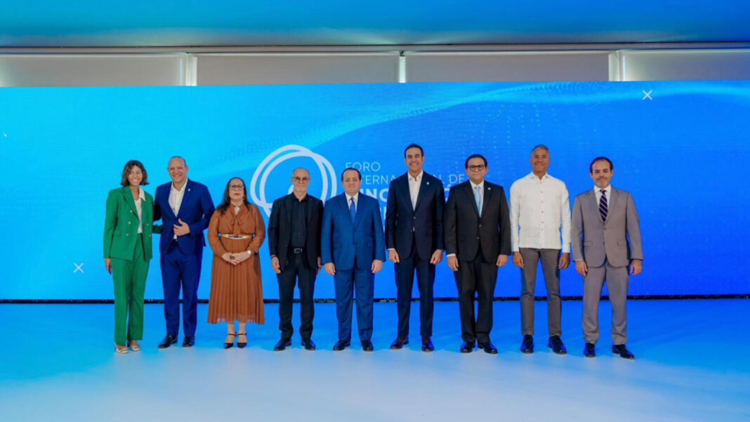 Al exponer en el Foro Internacional de Innovación Pública: “El Futuro de Santiago”, Jose Ignacio Paliza destacó las iniciativas gubernamentales orientadas a una visión de movilidad moderna, conectividad y equidad territorial, con proyectos como el monorriel de Santiago y el teleférico.