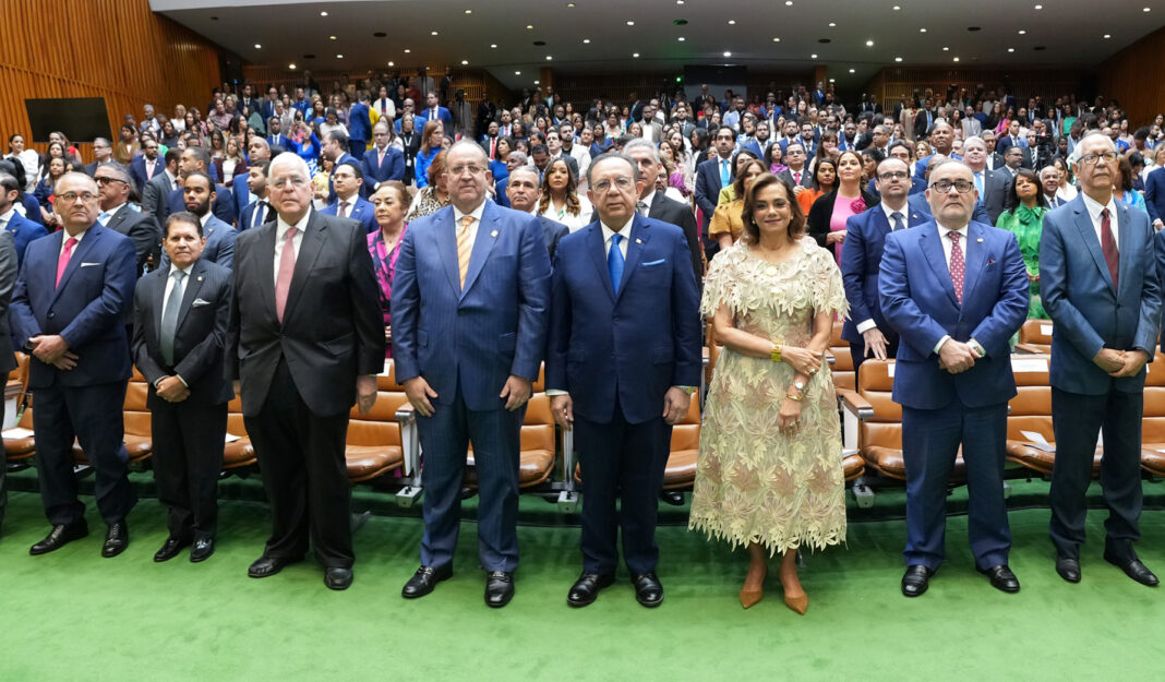 José Manuel Mallén, Julio Cesar Llibre, Magín Diaz, Héctor Valdez Albizu, Fior D’Aliza Martínez de Valdez, Ricardo Rojas Leon, Arturo Martinez Moya.