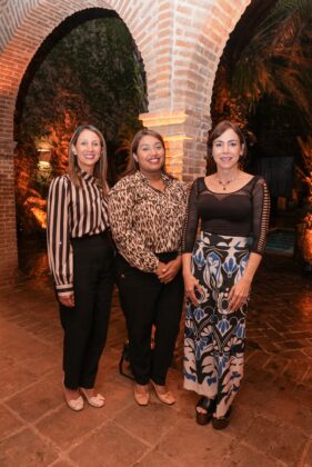 Laura Guzm&aacute;n, Madelyn Batista y Karla Alonso