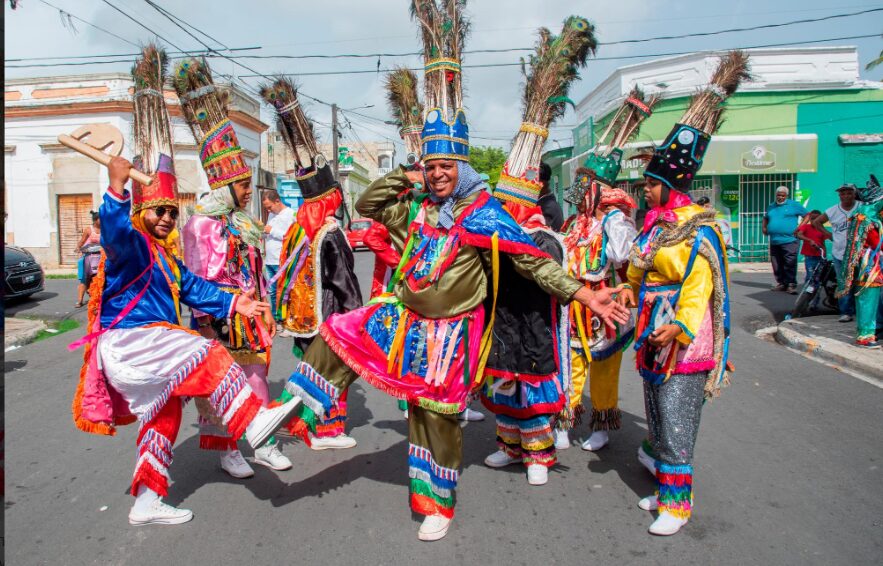 La Feria reunirá a escritores procedentes de Argentina, México, Colombia, Puerto Rico, Estados Unidos, España, Uruguay y Guayana Francesa,  y nacionales, dedicada al gestor cultural, abogado y escritor petromacorisano Porfirio Peña Cepeda