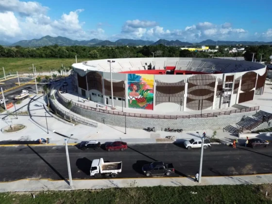 Vista panor&aacute;mica d ela plaza multiuso Santa Cruz de El Seibo 4