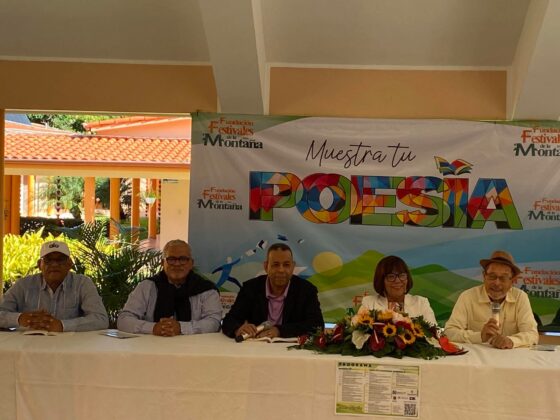 Recital del Taller Letras Veganas durante el Festival de Poes&iacute;a en la Monta&ntilde;a en Jarabacoa