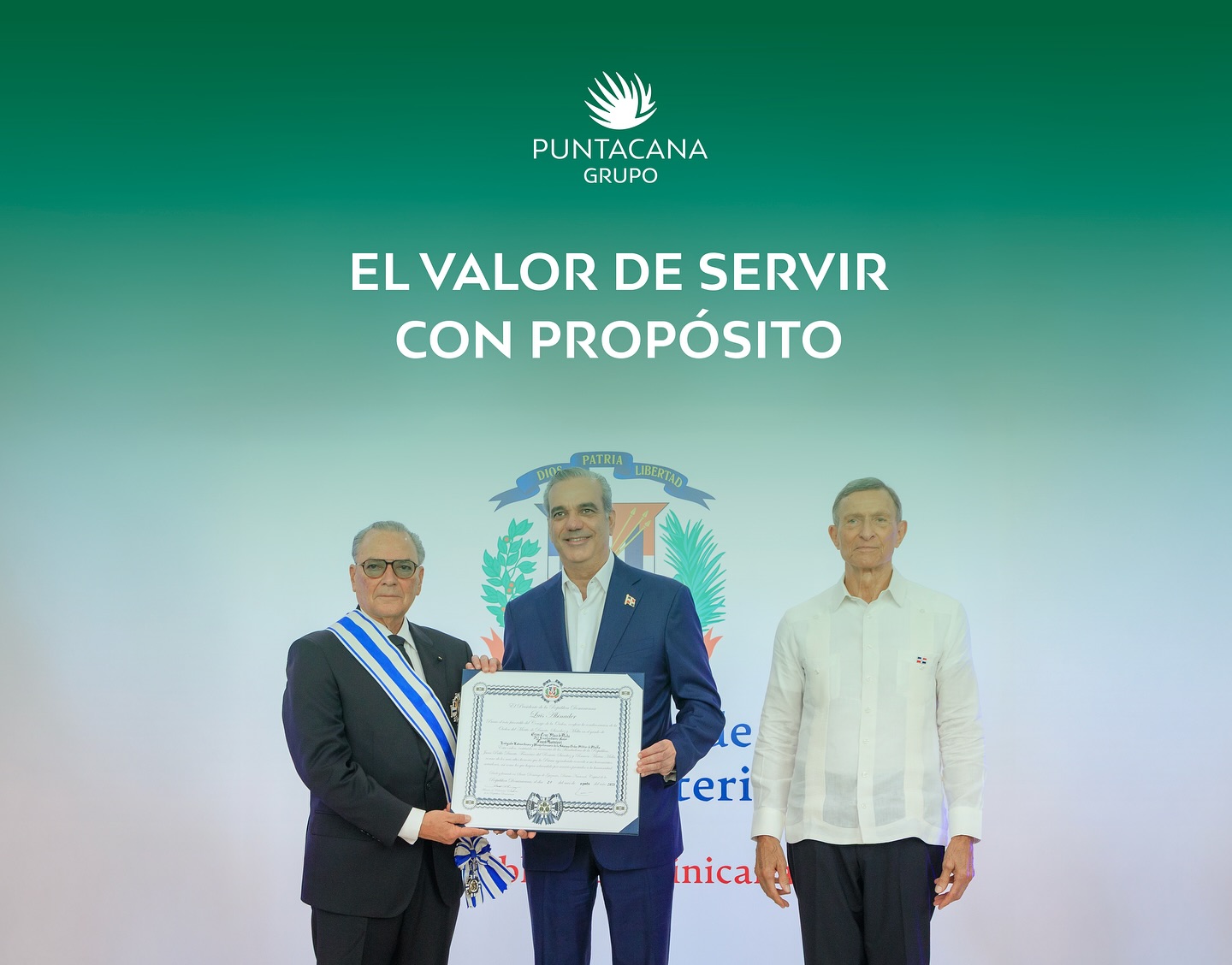 Reconocimiento a Frank Rainieri quien recibió la Orden del Mérito de Duarte, Sánchez y Mella en el Grado de Gran Cruz Placa de Plata por su dedicada labor como Embajador de la Soberana Orden de Malta.