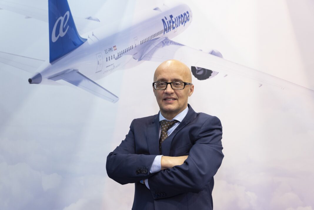 El nuevo CEO de Air Europa dijo que su objetivo es fortalecer el hub de Madrid como puente entre continentes y avanzar de la mano de nuestros socios estratégicos para ofrecer a nuestros clientes una experiencia única, sostenible y de calidad.