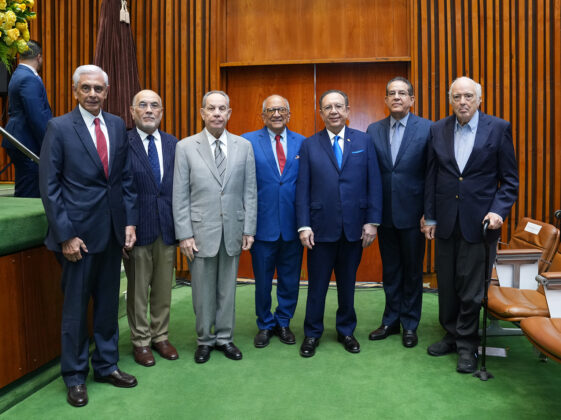 Roberto Salad&iacute;n, Jos&eacute; Eduardo Valdez, Jacobo Valdez, Jos&eacute; Antonio Santos, H&eacute;ctor Valdez Albizu, Ricardo Valdez y Bernardo Vega.