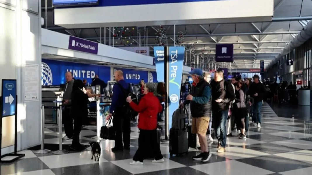El Departamento de Transporte de Estados Unidos y la Administración Federal de Aviación (FAA) anunciaron la congelación del recorte de vuelos al 6%, en lugar de aumentar al 10% este próximo viernes,
