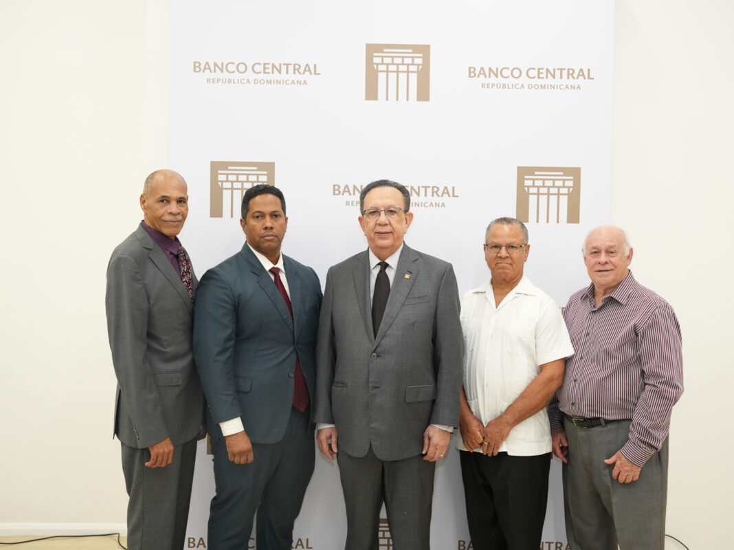 1. Próspero Eloy Pérez, Isidro E. Pérez, Héctor Valdez Albizu, Heriberto Parra y Rafael Elías Fernández.