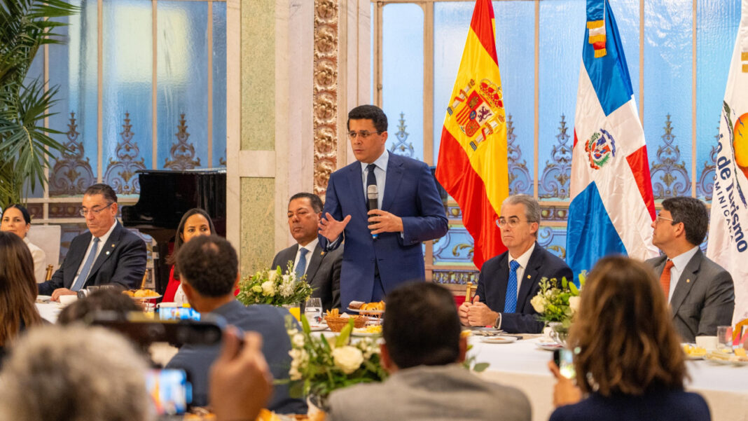 David Collado comenta los resultados obtenidos por República Dominicana en la Feria Internacional de Turismo de Madrid Fitur 2025