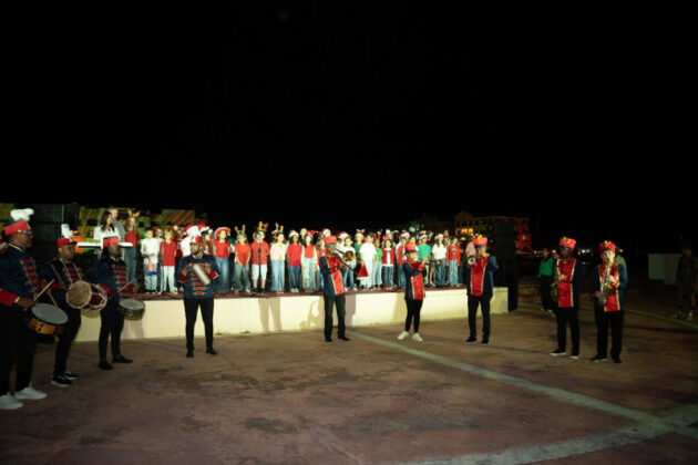 El ambiente navide&ntilde;o fue un gran atractivo para los presentes en el Christmas Boat Parade 2025 en Cap Cana.