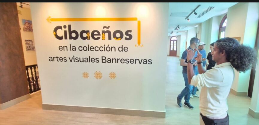 Entrada a la exposic&oacute;n de pintores cibaenos en e Centro Cultural Banreservas de Santiago. Foto suministrada.