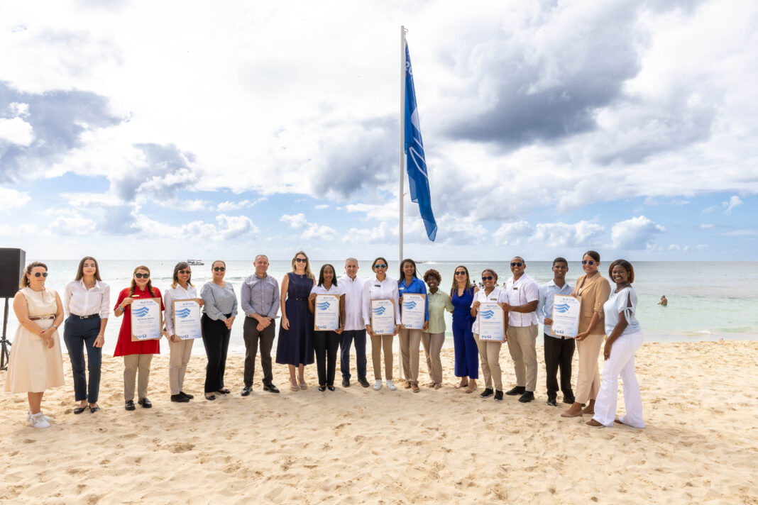 Siete segmentos de playa del destino La Romana Bayahíbe renuevan el reconocimietno internacional Bandera Azul por su gestión ambiental, seguridad, calidad del agua y accesibilidad.