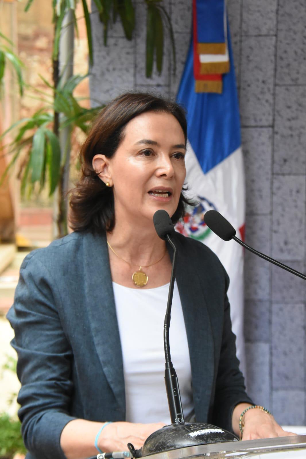 Nathalie Alvarado, representante del BID ante República Dominicana.
