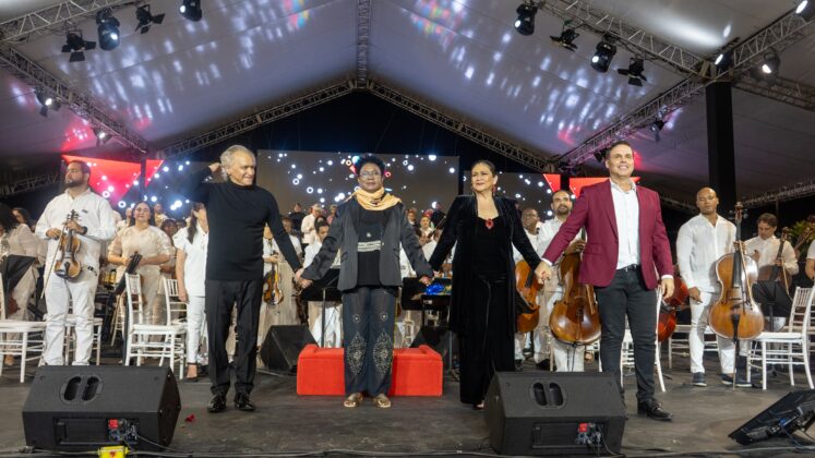 Jos&eacute; Antonio Molina, Xiomara Fortuna, Maridalia Hern&aacute;ndez y Frak Ceara.