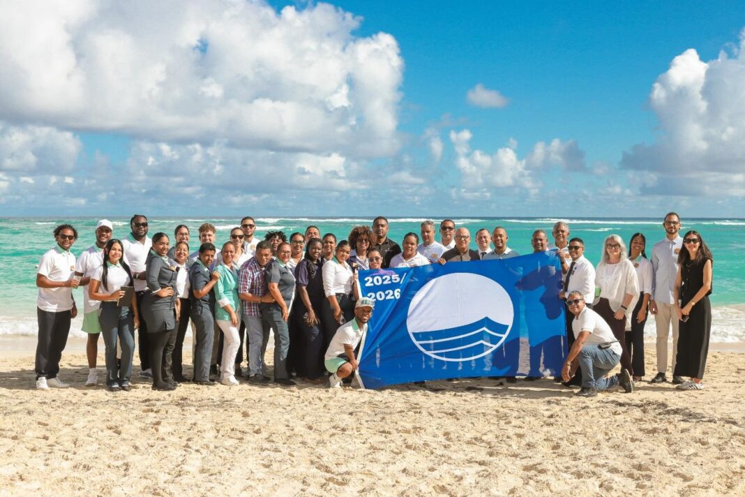 La AHRB y sus miembros, como Playa Dominicus (pionera en RD), han renovado este distintivo, demostrando su compromiso con la sostenibilidad y la preservación de los ecosistemas costeros.