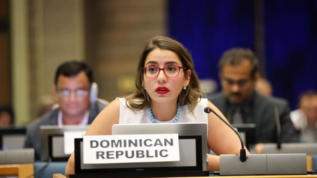 Claudia Taboada, ministra consejera en la Misión Permanente ante Naciones Unidas en Ginebra, jefa de delegación dominicana y negociadora líder durante la Asamblea de las Naciones Unidas para el Medio Ambiente (UNEA-7)