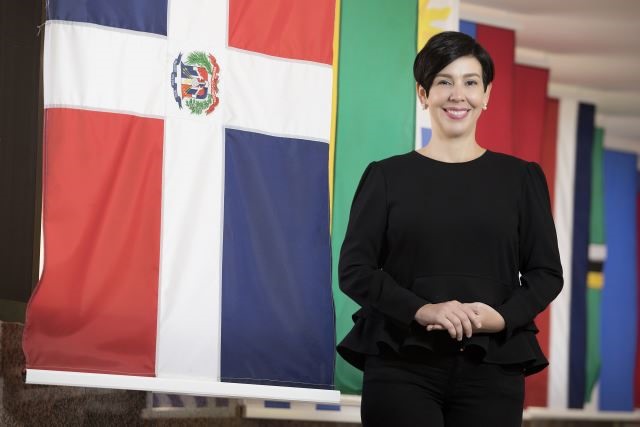 Mónika Infante Henríquez anunció su decisión de dejar el cargo de directora general con efectividad al 31 de diciembre de 2025, para iniciar una nueva etapa profesional y personal.