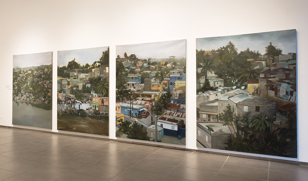 Mural de obras ganadoras de uno de los últimos concursos de arte Eduardo Leon Jimenes