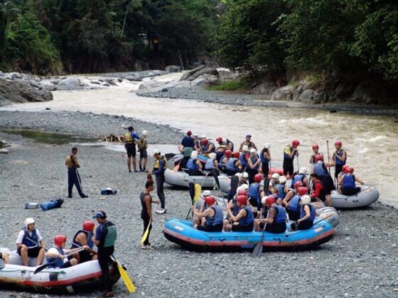 Nada como vivir la experiencia del raftin en el Yaque del Norte