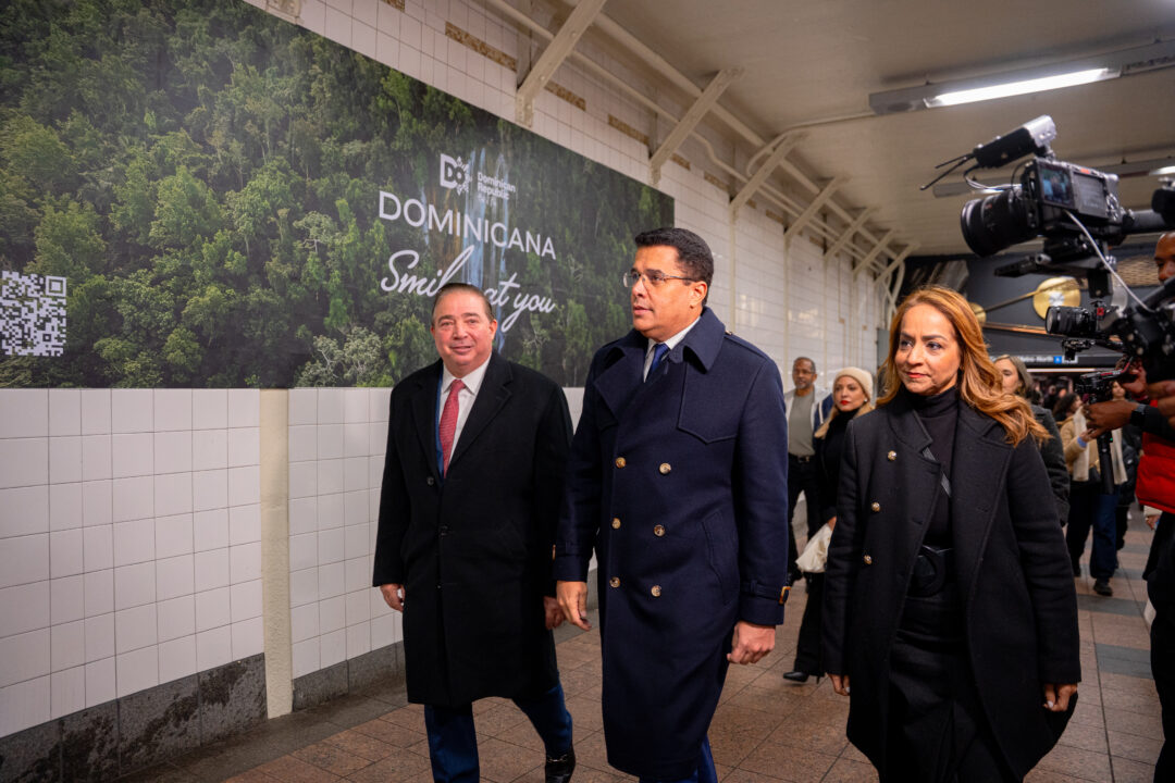 David Collado explicó que cinco vagones del metro portan imágenes "bellísimas" de los diferentes destinos de República Dominicana.
