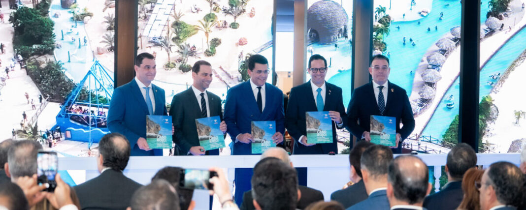Durante el anuncio, hecho en el stand de República Dominicana en Fitur 2026, el ministro Sigmund Freund, dijo que a partir de este momento el Consorcio Cabo Rojo tomará las riendas operativas del proyecto, y que junto al Estado dominicano seguirá posicionando Cabo Rojo como un destino único en el Caribe.