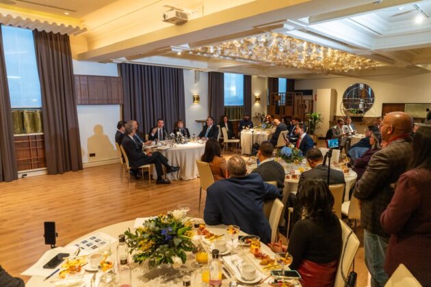 En el encuentro se inform&oacute; que de cara a 2026, la entidad financiera ya dispone de un monto estimado de US$400 millones en facilidades crediticias aprobadas y pendientes de desembolso.