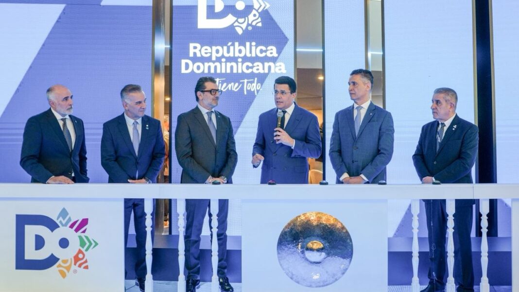En el anuncio del acuerdo entre Central Romana y MSC Cruceros figuran el ministro de Turismo, David Collado, el CEO de MSC Cruceros, Gianni Onorato, y Andrés Pichardo, presidente de Casa de Campo Resort & Villas y en representación de Central Romana Corporation, en el marco de la feria internacional de turismo celebrada en Madrid.